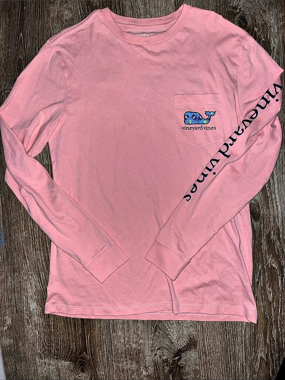 NEW WITHOUT TAGS vineyard vines Pickleball Whale Long Sleeve Pocket Tee Pink Sma